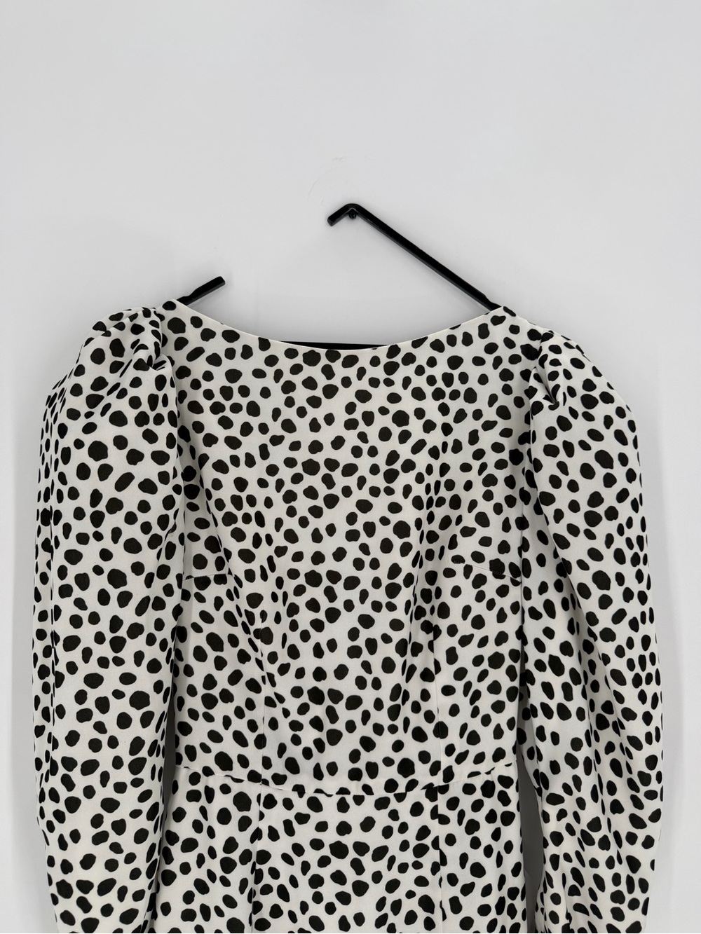16Arlington Monochromatic Dalmatian Abstract Spot Open Back Bow Tie Midi Dress